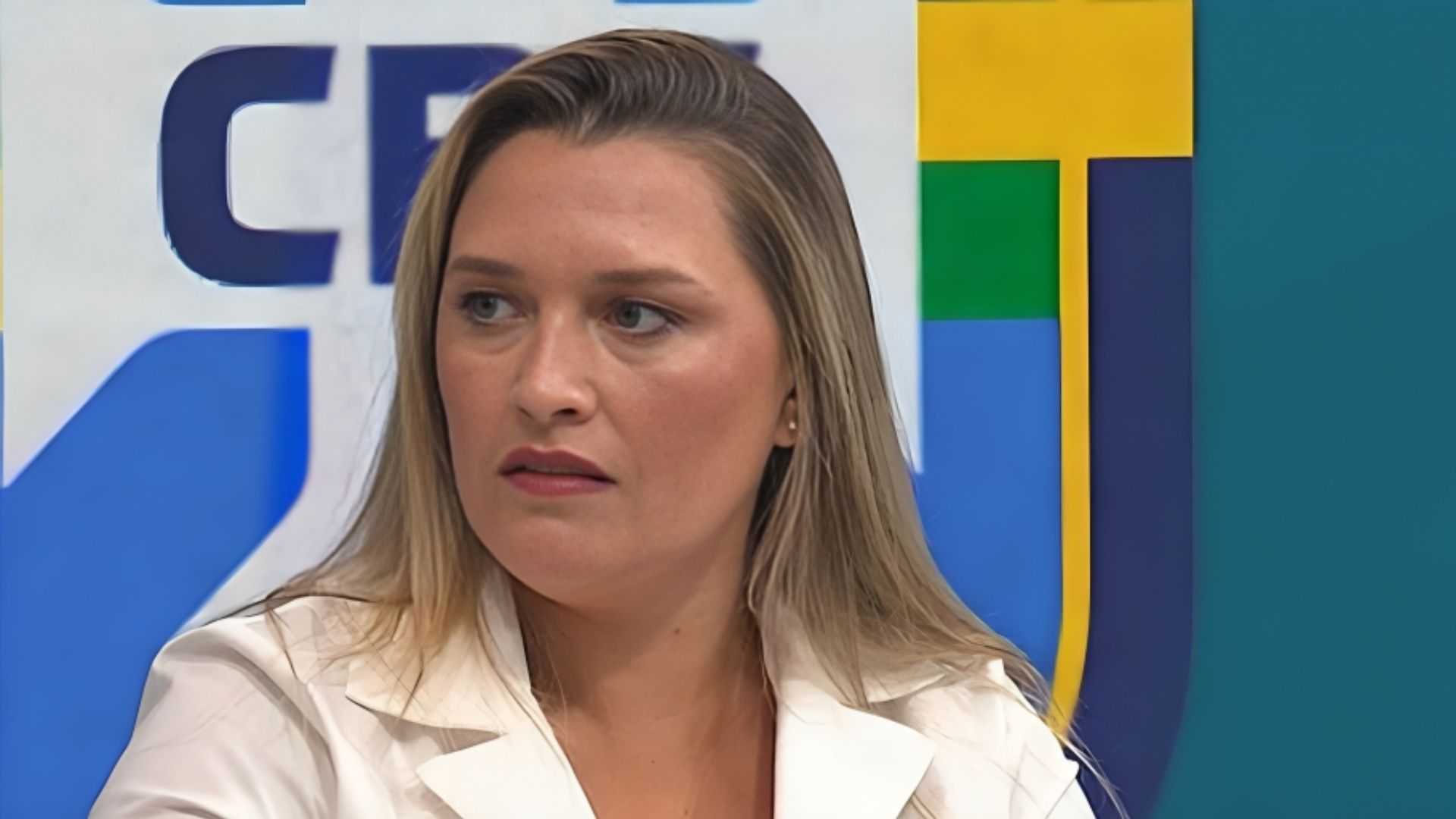 Ana Thaís ironiza técnico sugerido para seleção brasileira