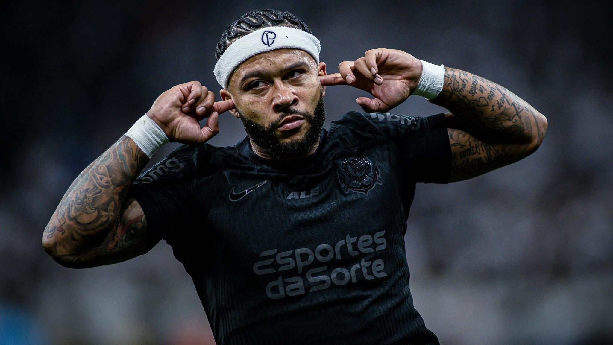 Corinthians define data para a reapresentação de Memphis Depay