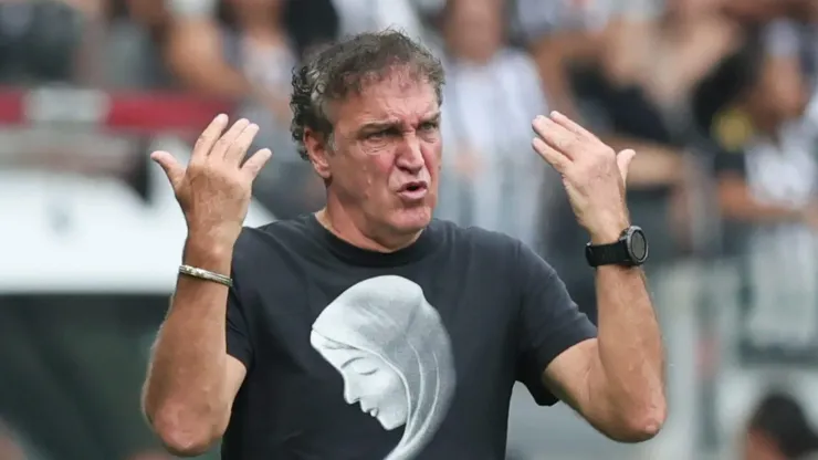 O Corinthians decide contratar um atacante cobiçado por Cuca e pode dar um “chapéu” no Atlético-MG.