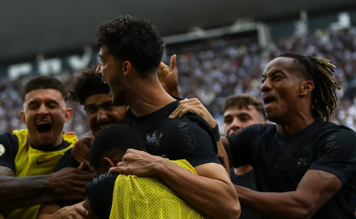 Corinthians faz oferta pela renovação de contrato para Gustavo Henrique