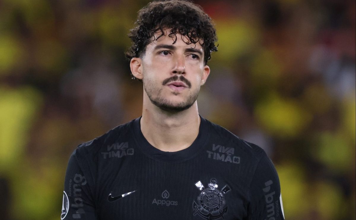 Corinthians pode perder Gustavo Henrique para o Santos