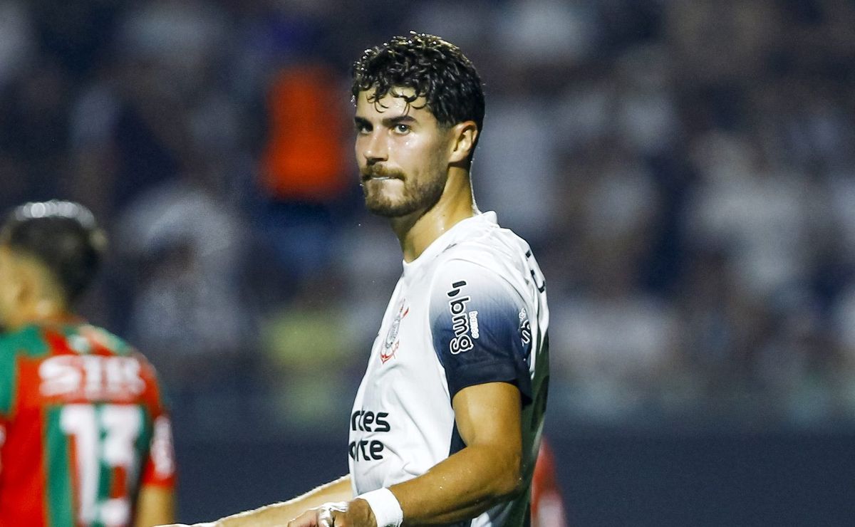 Ex-Corinthians, Pedro Raul ‘elege culpado’ por passagem ruim pelo clube