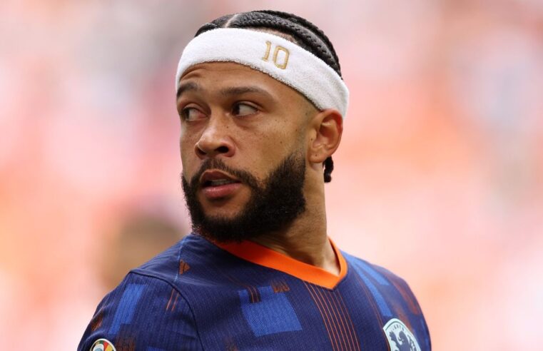 Memphis Depay é pivô de polêmica entre corinthianos e holandeses