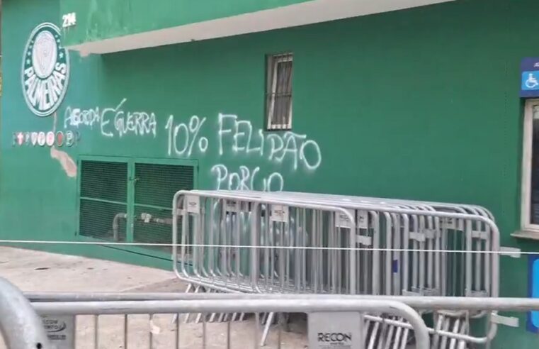 Sede do Palmeiras amanhece pichada após derrota para o Corinthians e palavrão ‘censurado’ chama a atenção