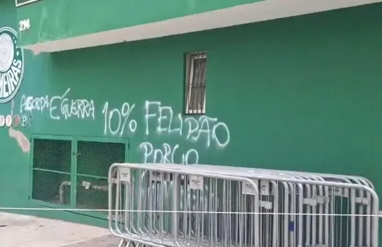 Sede do Palmeiras é pichada após derrota para o Corinthians: “É guerra“