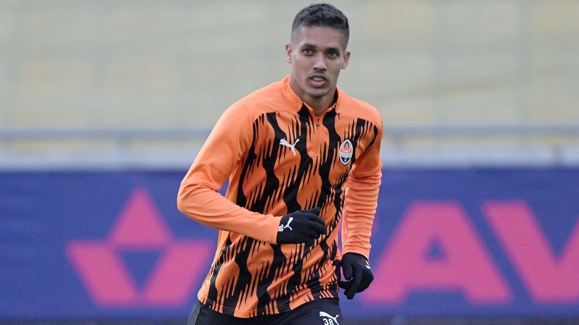 Seleção da Ucrânia quer naturalizar ex-Corinthians, diz empresário