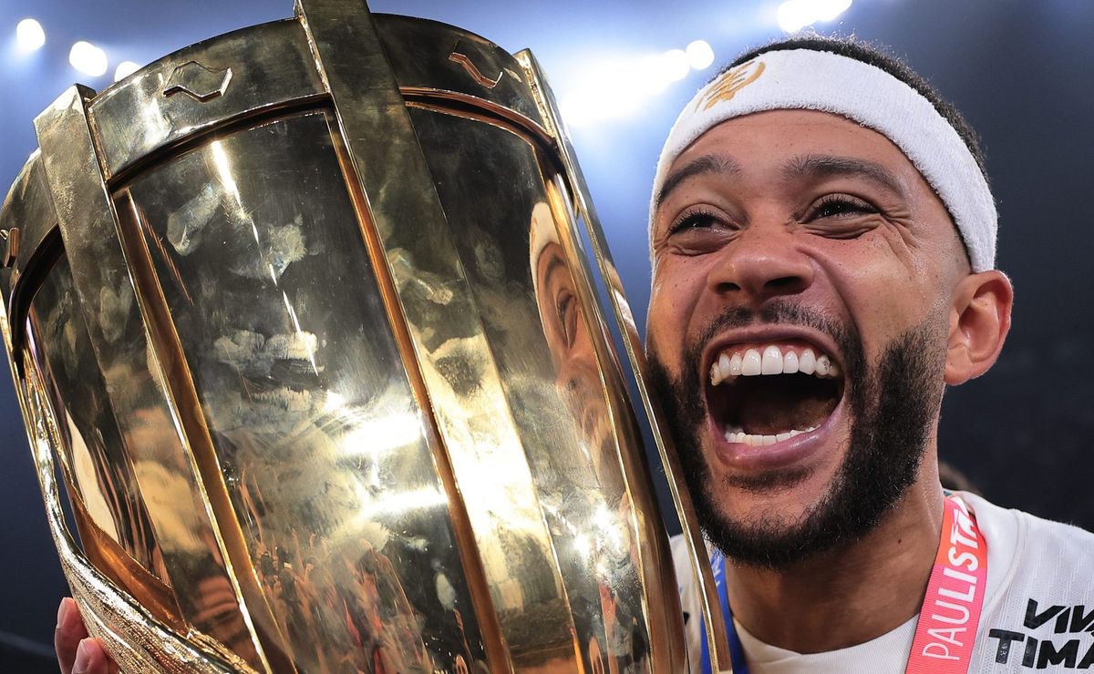 Veja quanto o Memphis Depay ganha do Corinthians por título do Paulistão