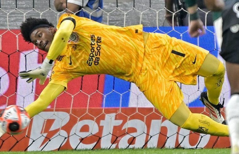 Veja reação de craque Neto em defesa de pênalti de Hugo Souza