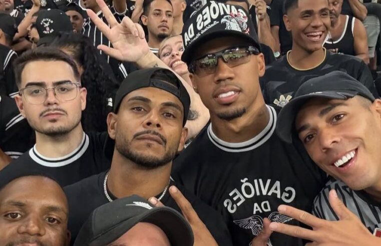 Zagueiro do Arsenal assiste final do Paulistão em organizada do Corinthians
