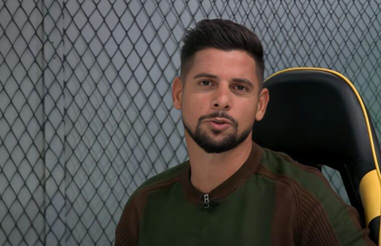 Cicinho polemiza ao bancar futuro do Corinthians: “Virando piada”