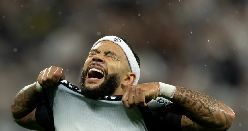 Corinthians: Memphis Depay quase marca “gol que Pelé não fez“; veja