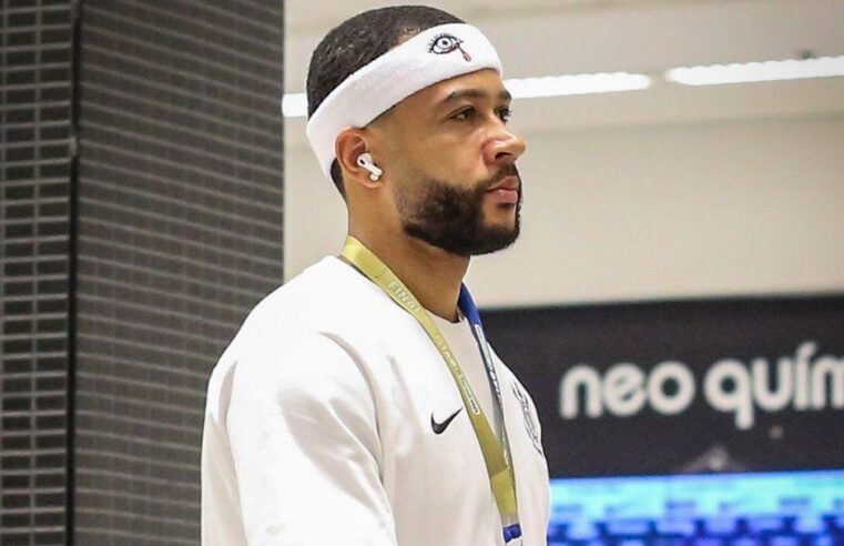 Corinthians: Memphis Depay sugere técnicos para substituir Ramon Díaz