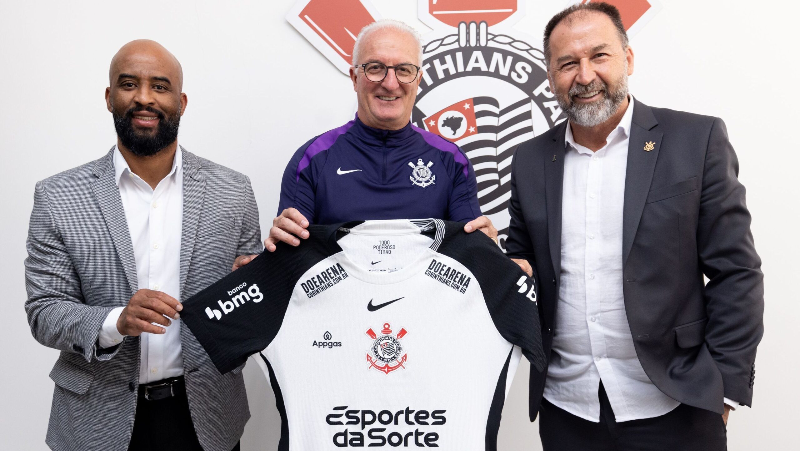 Corinthians anuncia a contratação de Dorival Júnior