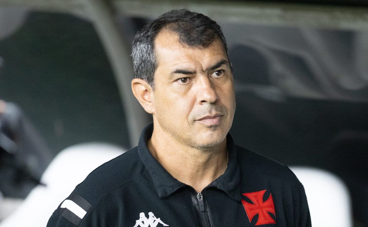 Corinthians aprova volta de Carille, do Vasco, após saída de Ramón Díaz