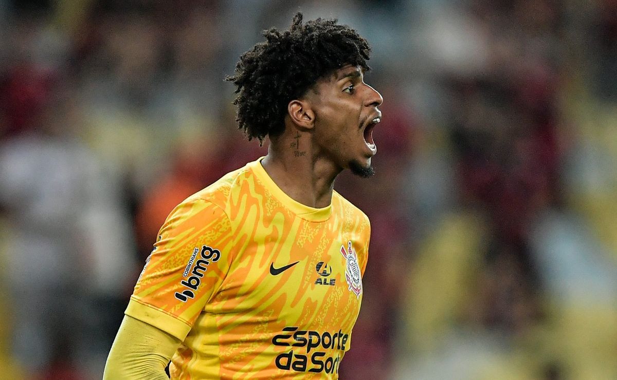 Corinthians deve ter Hugo Souza de volta na equipe contra o Racing-URU