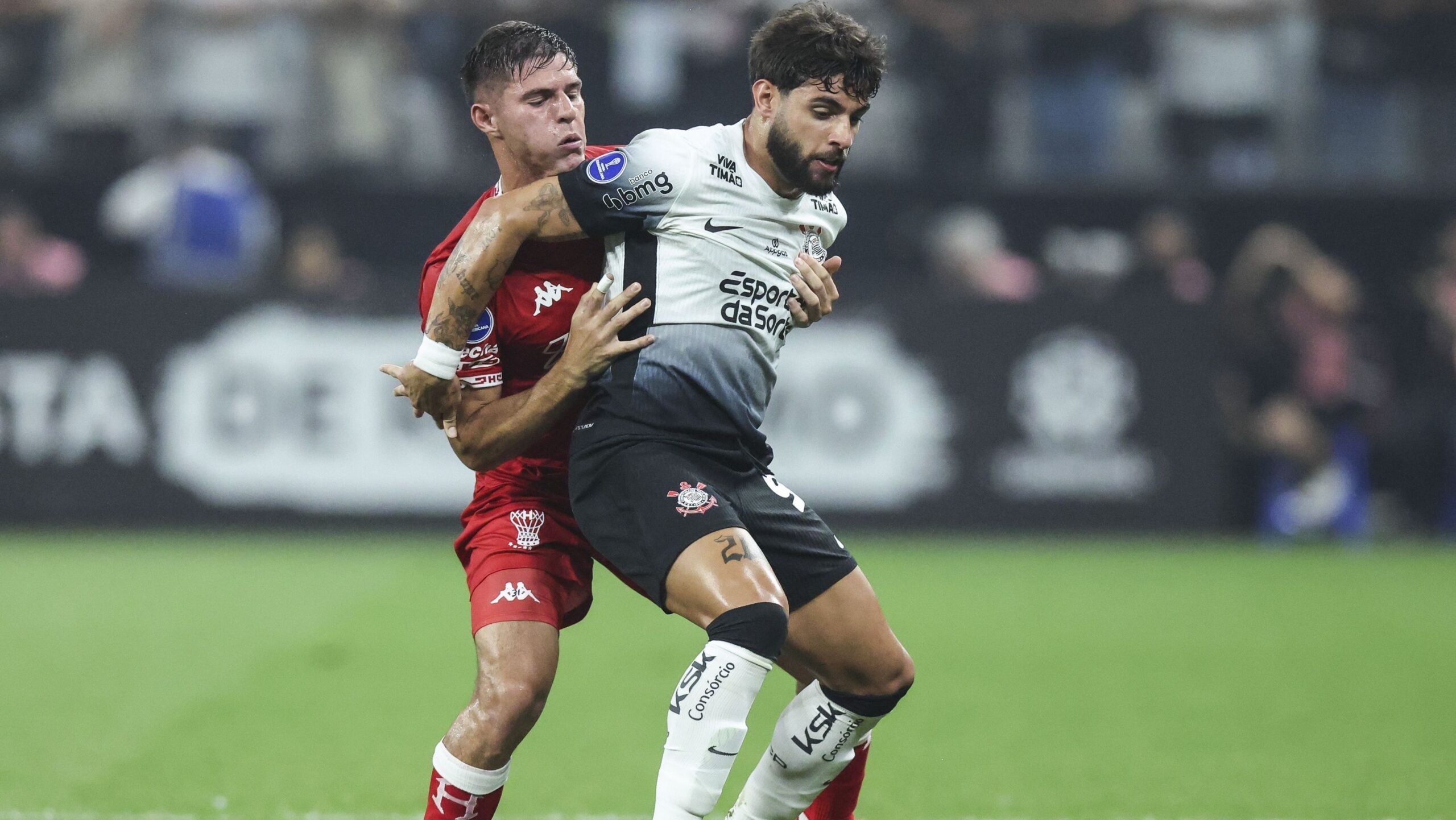 Corinthians vacila e estreia na Sul-Americana com derrota para o Huracán