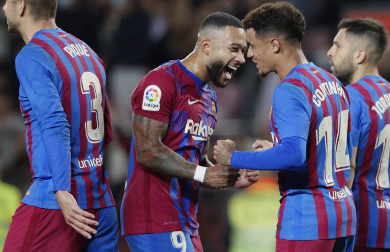 Corinthians x Vasco: Coutinho tem vantagem sobre Memphis Depay na carreira