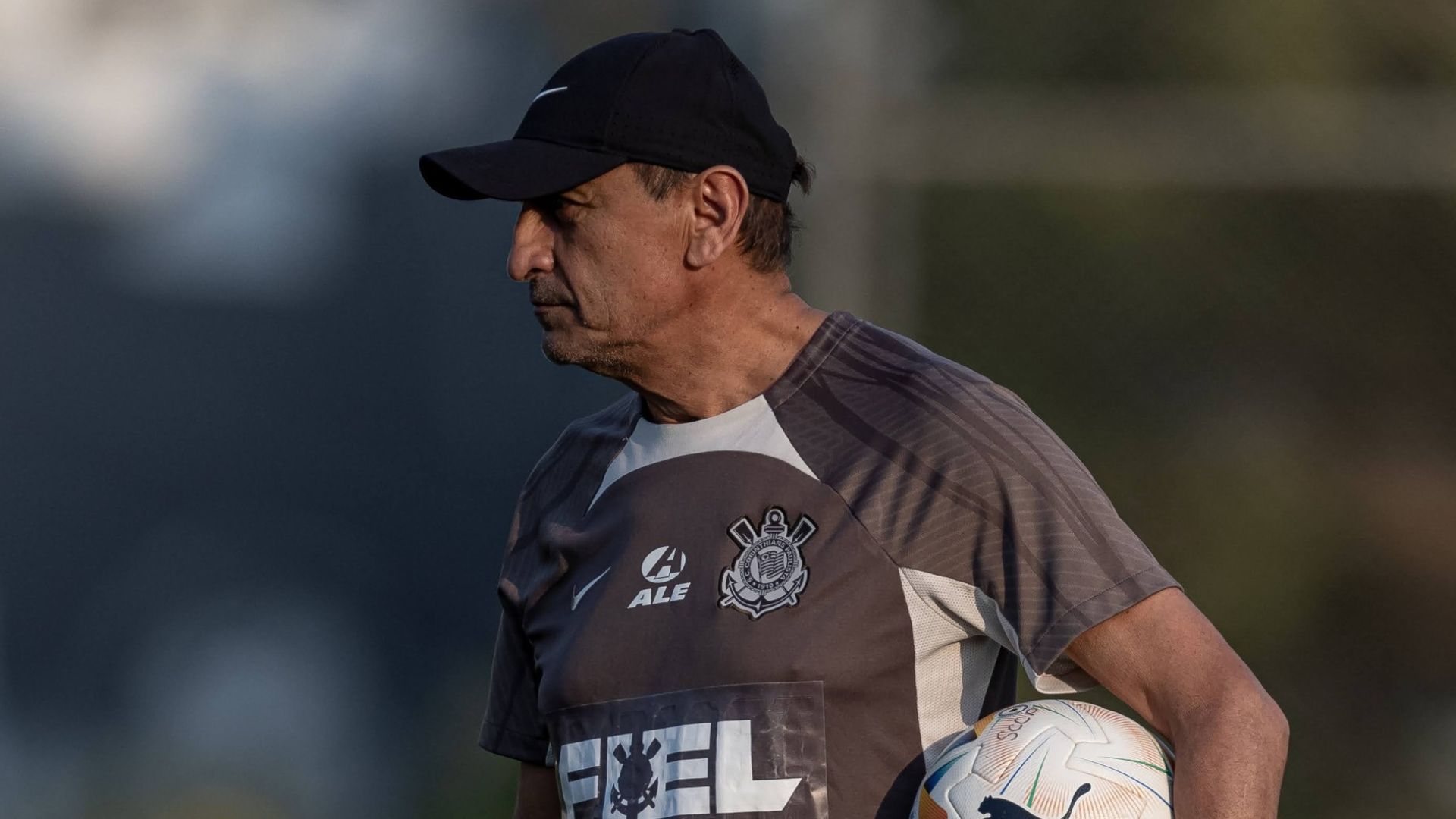 Craque Neto pede titularidade de jogador no Corinthians: “Monstro”