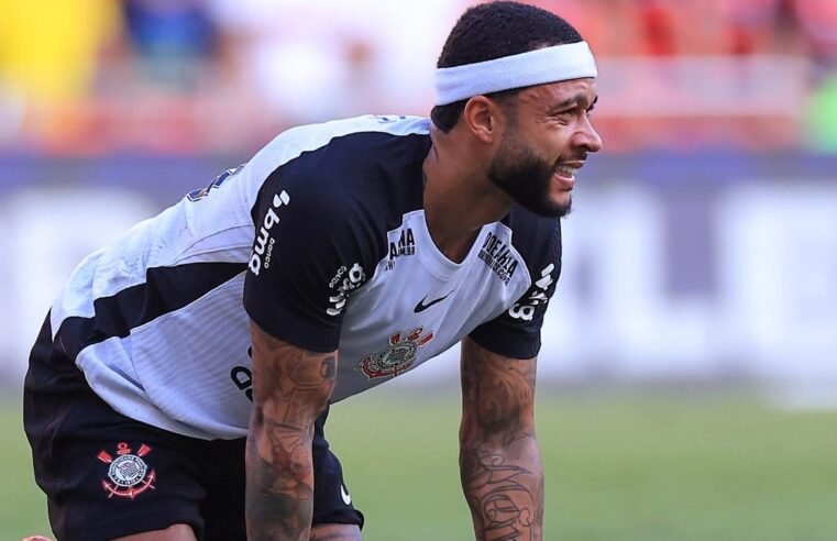 Depay pode desfalcar o Corinthians em duelo da Copa do Brasil