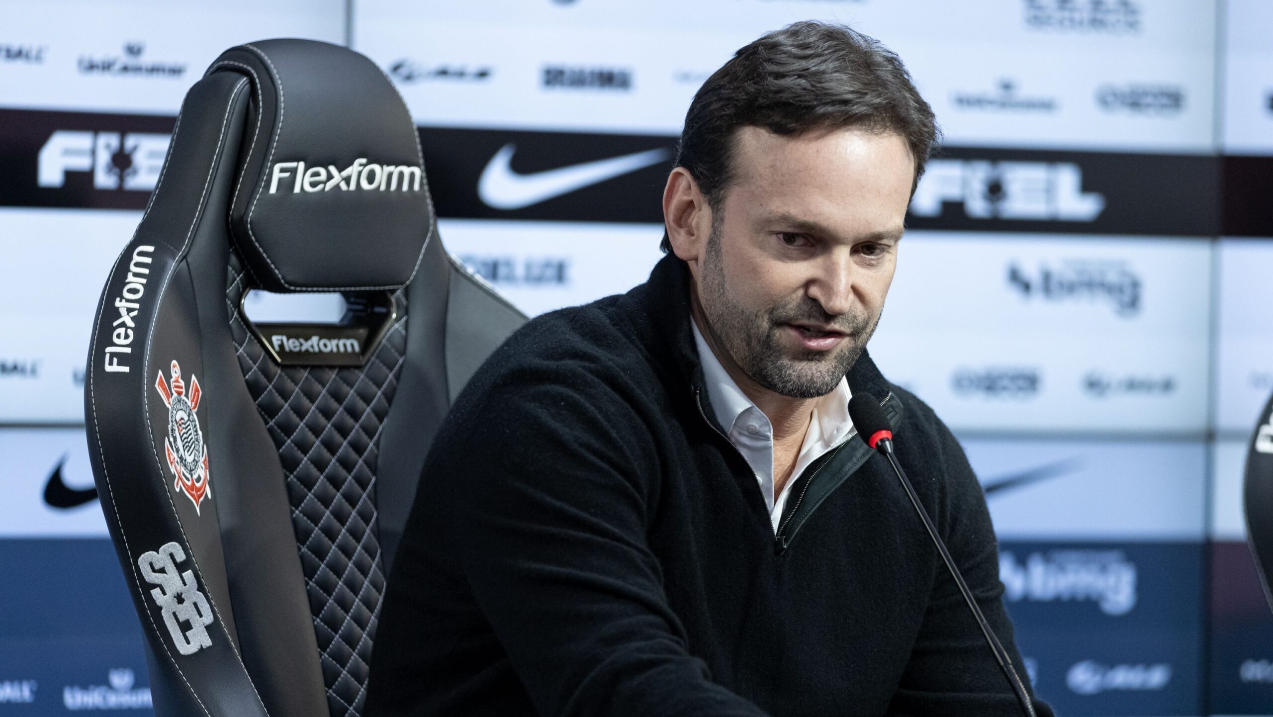 Diretor financeiro do Corinthians pede demissão