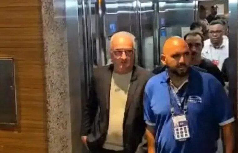 Dorival Júnior marca presença em Flamengo x Corinthians no Maracanã