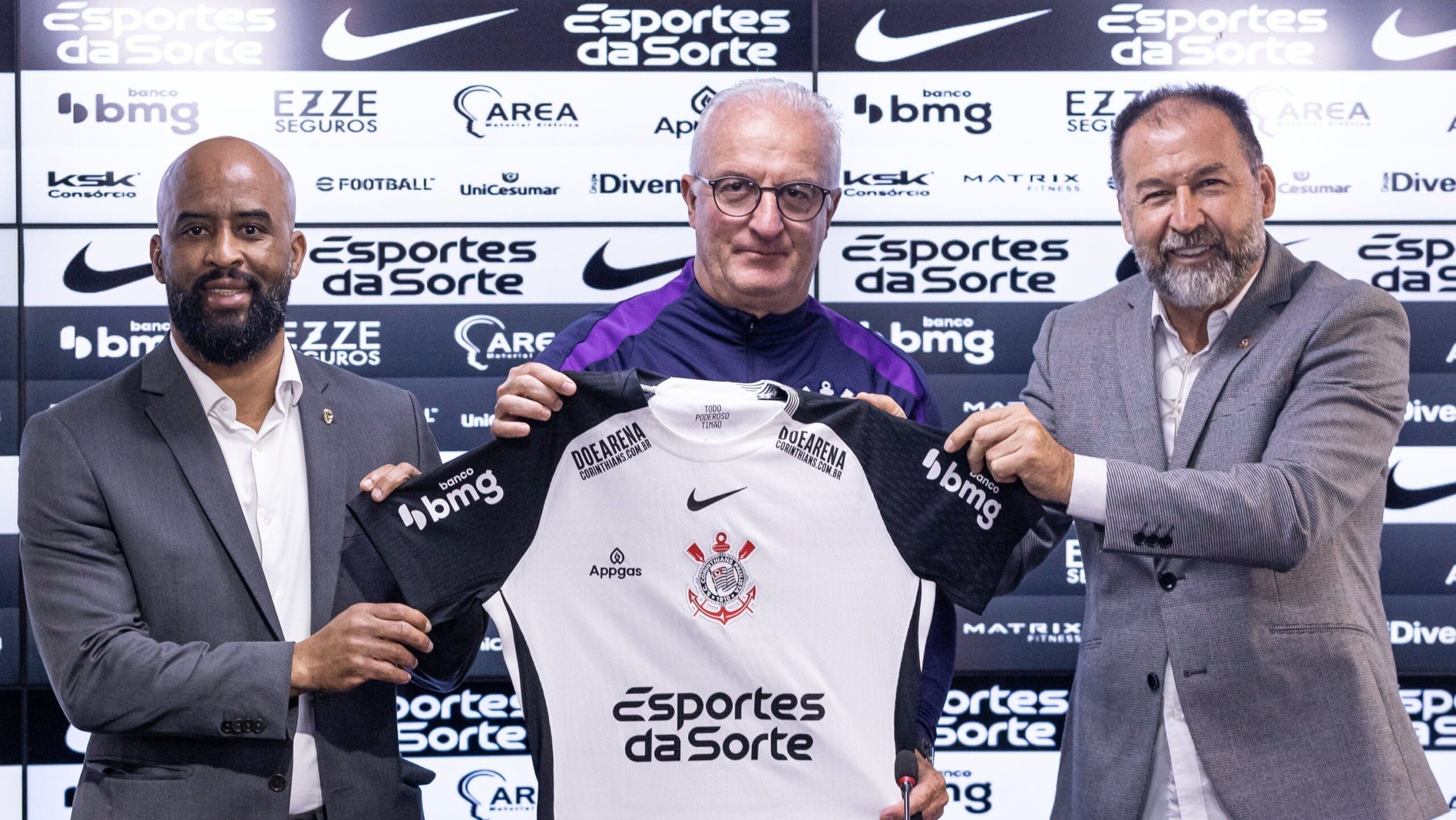 Dorival evita falar sobre crise política no Corinthians: “Não me compete“