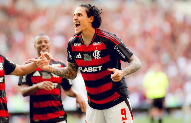 FLAMENGO VENCE O CORINTHIANS E ASSUME A LIDERANÇA
