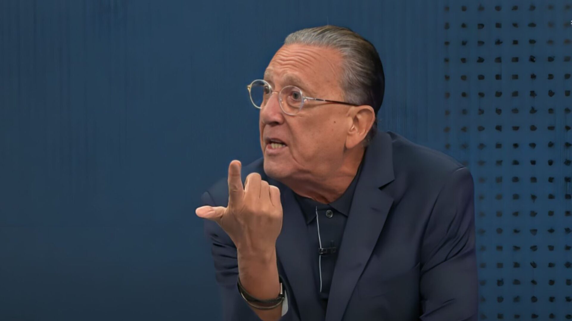 Galvão Bueno aponta fator que vai “matar” o futebol mundial