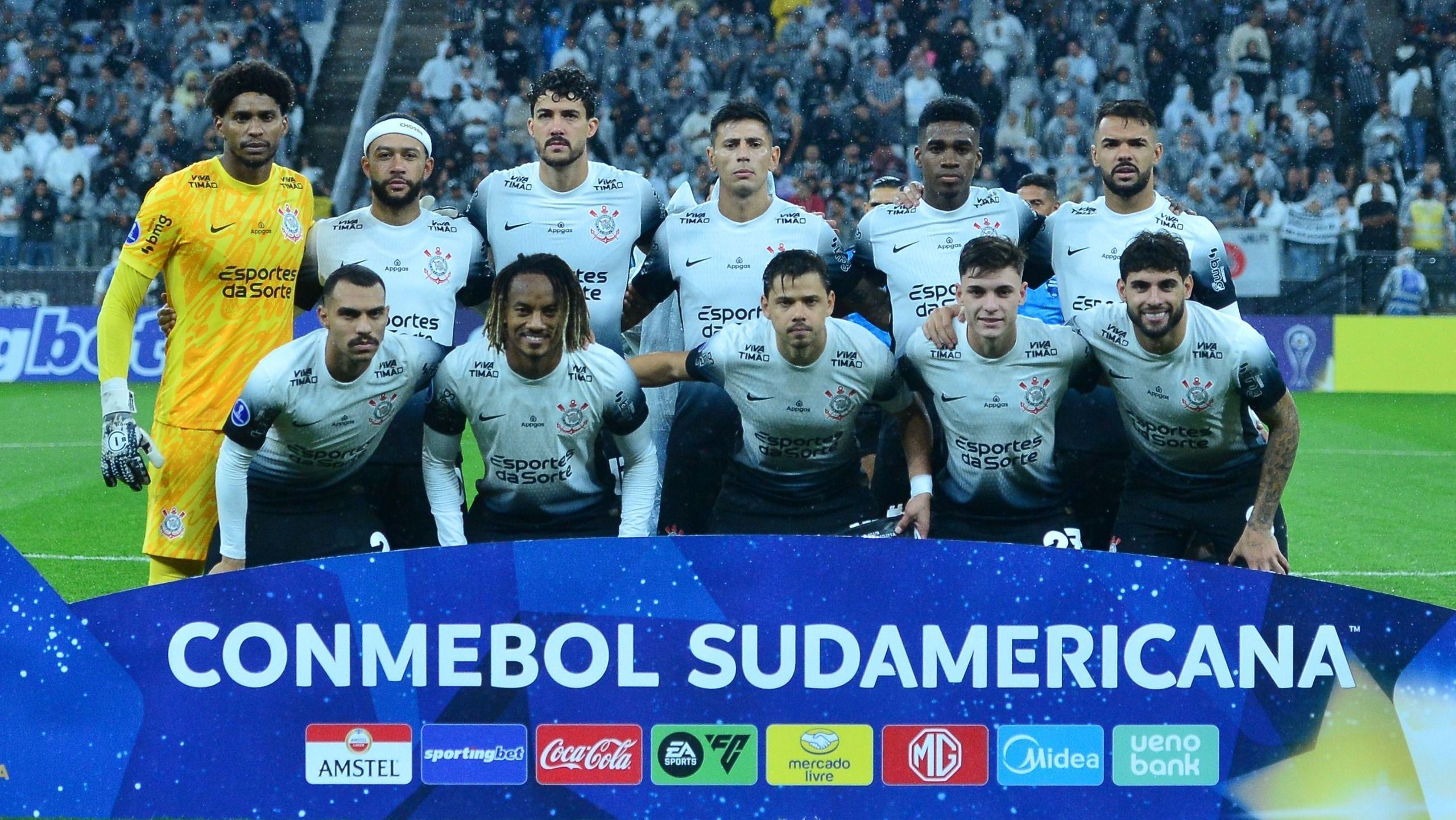 Hugo Souza retorna após lesão e tem boa atuação; veja defesas