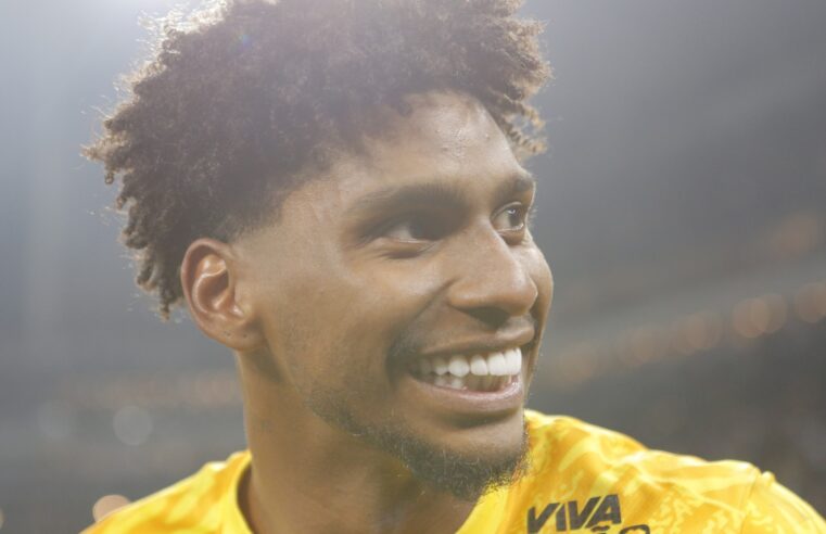 Hugo Souza vira desfalque do Corinthians por um mês; entenda