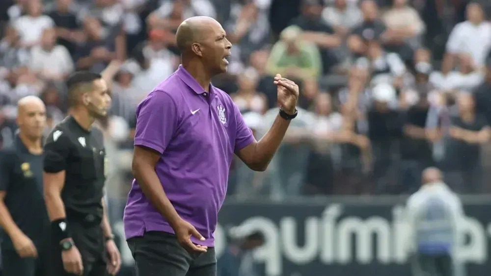 Interino revela clima no elenco do Corinthians após demissão de Ramón Díaz