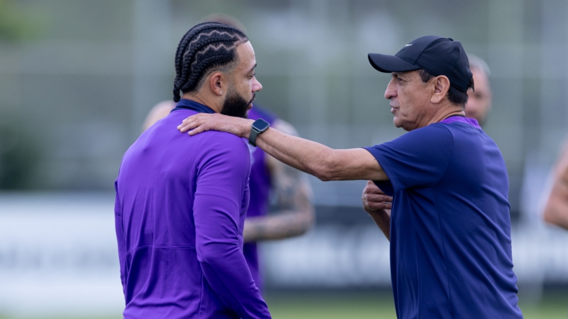 Memphis Depay não é fã do trabalho de Ramón no Corinthians