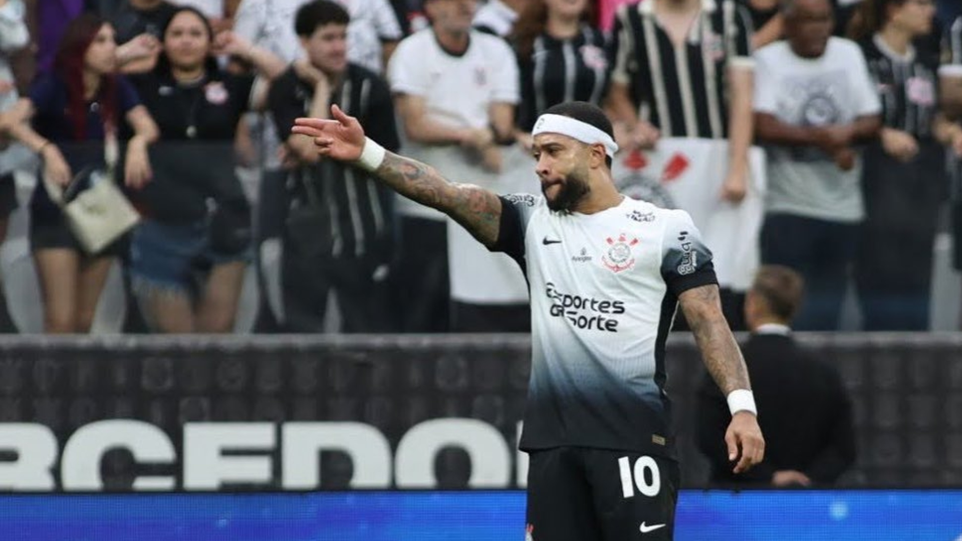 Memphis nega influência na demissão de Ramón Díaz