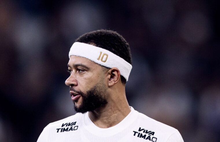 Memphis reclama por não ter substituto de Rodrigo Garro