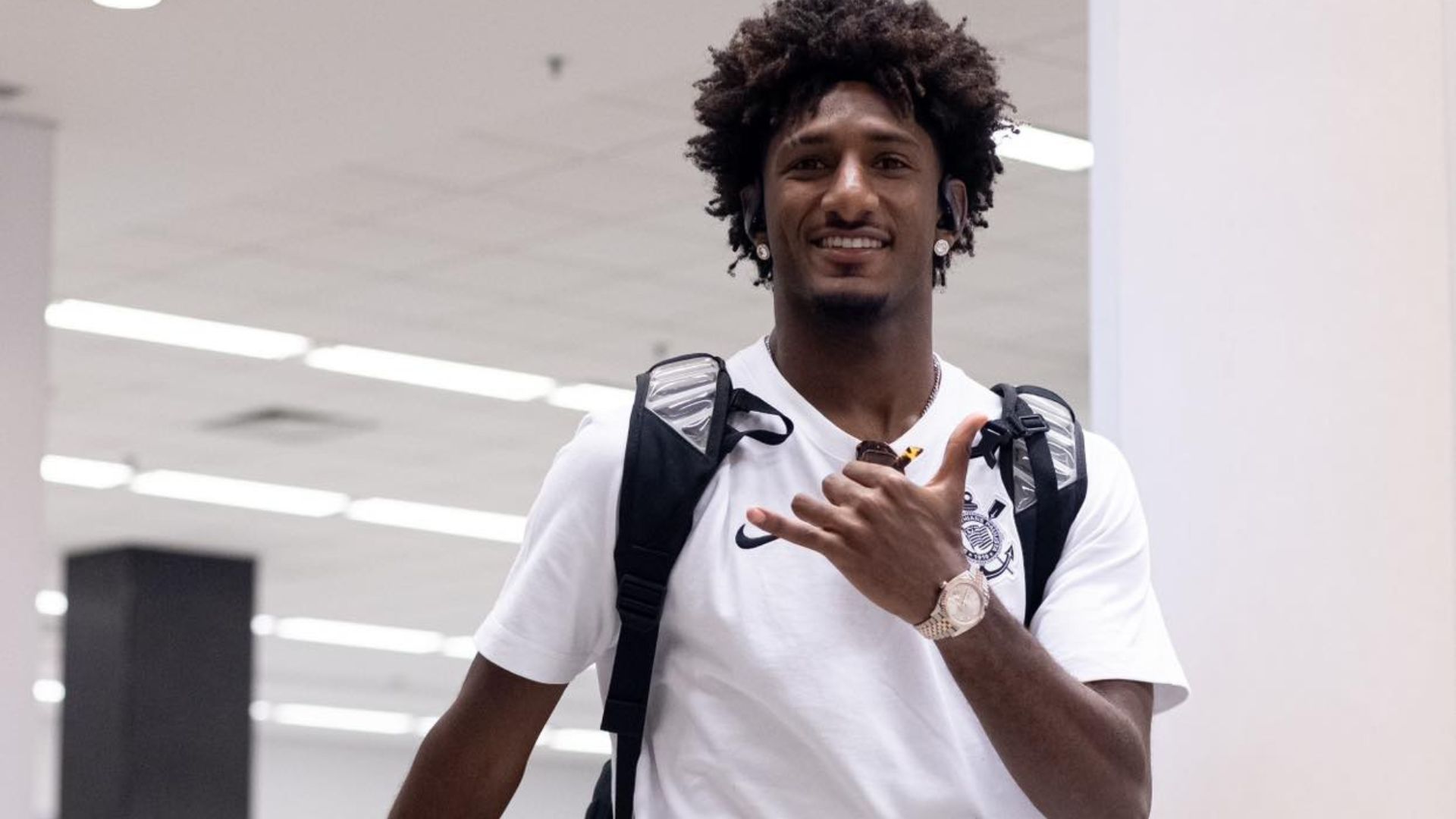 Talles Magno fica no Corinthians até o fim de 2025