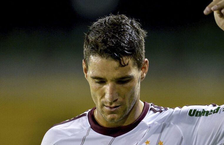 Thiago Neves acompanha rotina do Corinthians para ser diretor de futebol