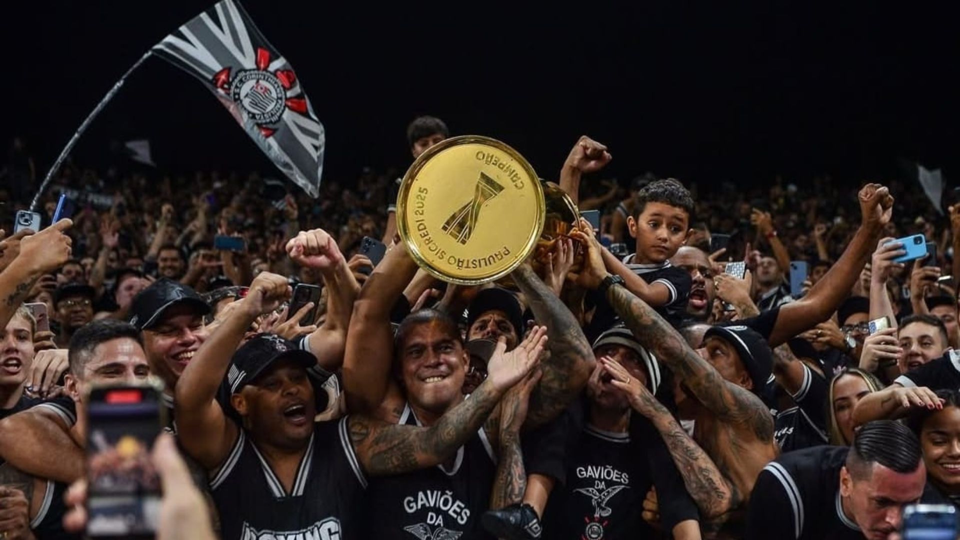 torcida organizada Gaviões da Fiel desmente nota sobre suposta dívida com o clube