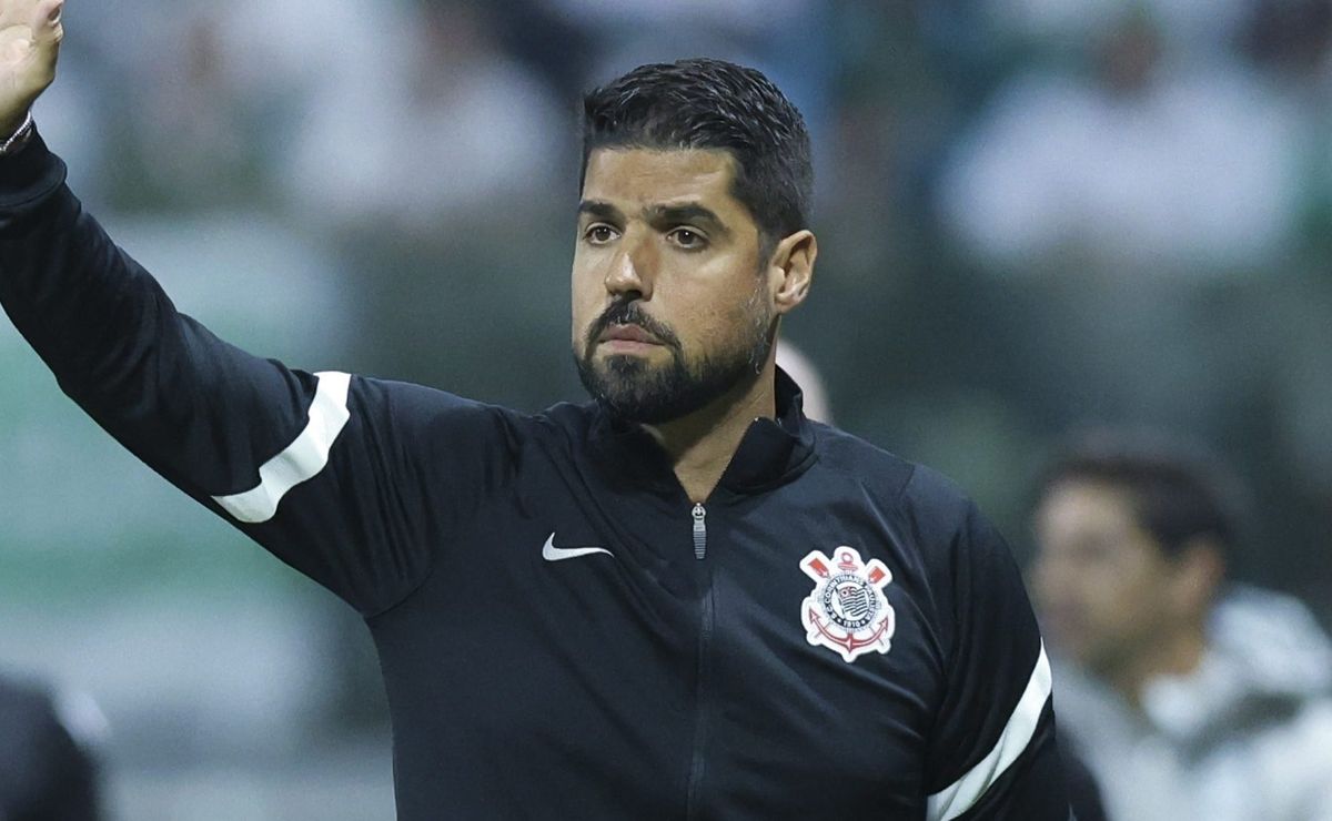 António Oliveira tem negociações para assumir o Sport