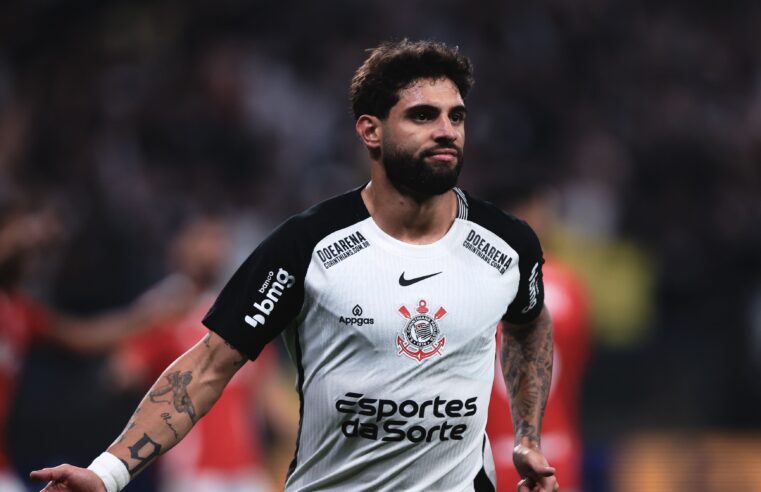 Com hat-trick de Yuri Alberto, Corinthians bate Inter pelo Brasileirão
