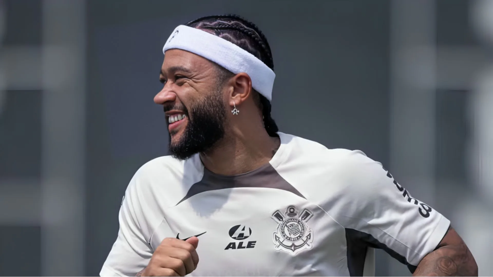 Corinthians não paga premiação do Paulistão a Memphis Depay