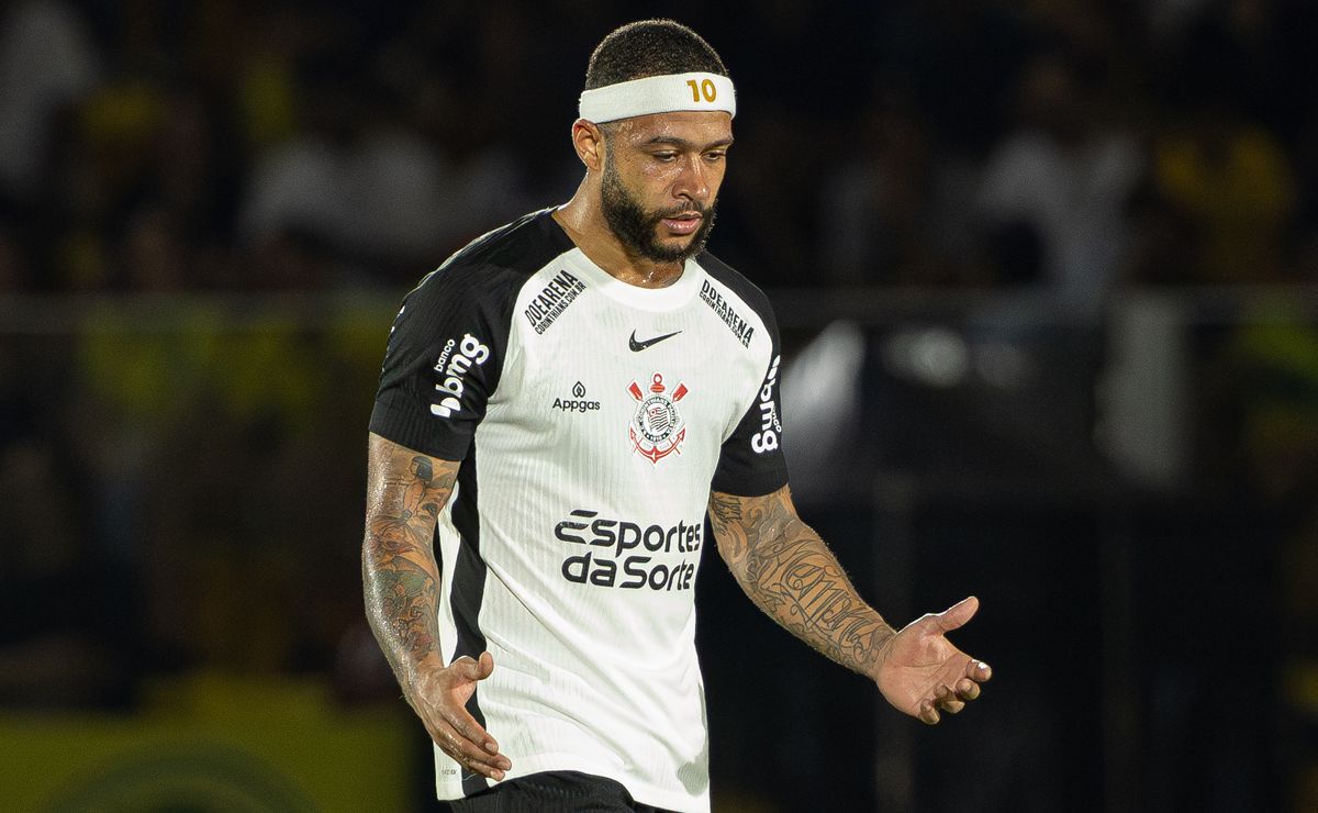 Corinthians perde com falha de Memphis; Dorival age e Rafa Silva detona