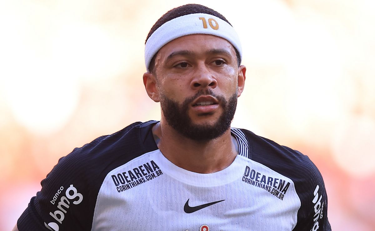 Corinthians quer Dudu, ex-Palmeiras, para jogar com Memphis Depay