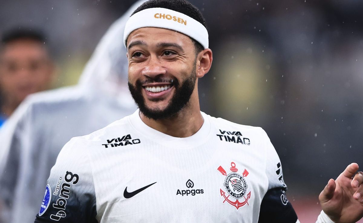Corinthians vira piada entre os rivais por salário pago a Memphis Depay