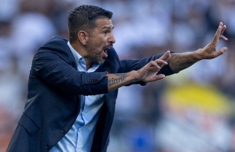 Demitido pelo Corinthians, Emiliano Díaz faz tatuagem em homenagem ao clube