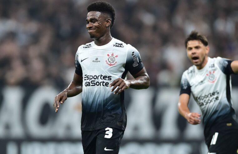 Félix Torres perde espaço e pode ser negociado pelo Corinthians