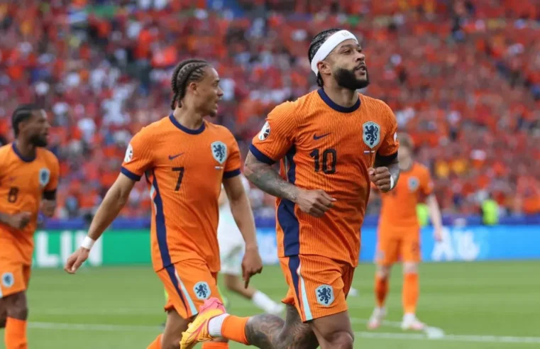 Intenção de Memphis Depay no Corinthians é revelada por Xavi Simons