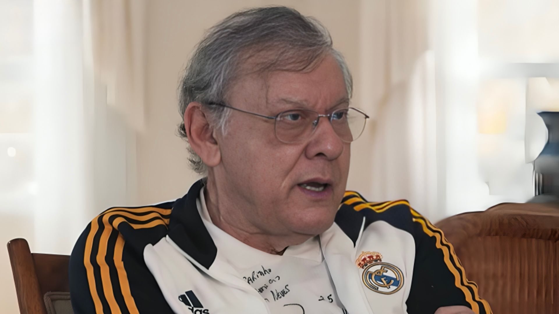 Milton Neves elege time com maior crise entre Corinthians e Santos