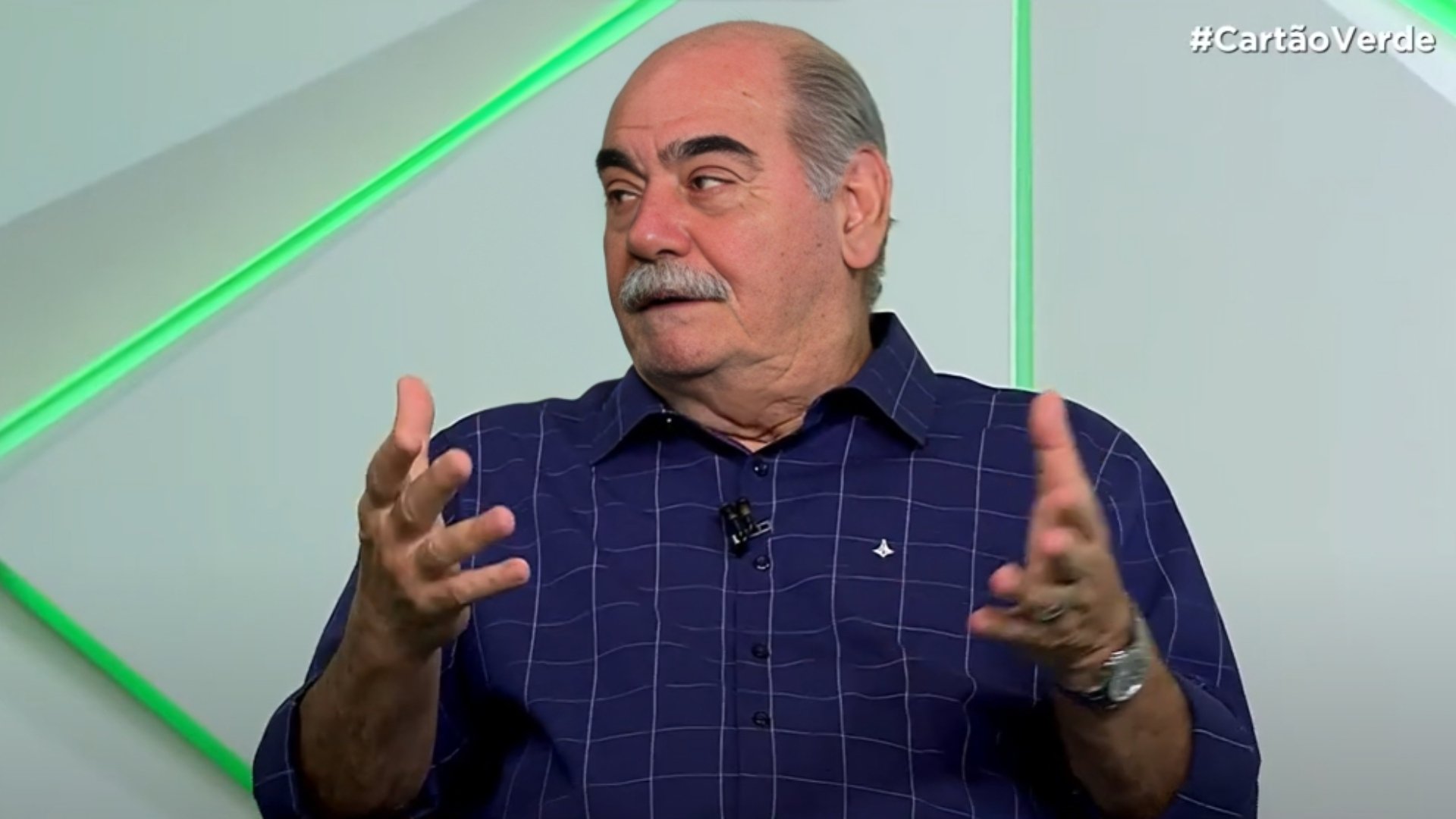 Rivellino alerta clube do Brasileirão que pode quebrar: “Explodir”