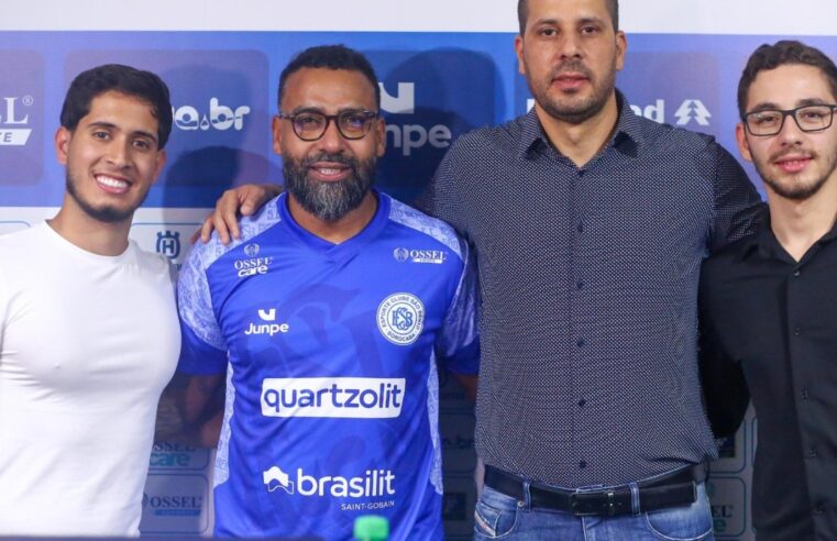 São Bento anuncia ex-Corinthians como técnico
