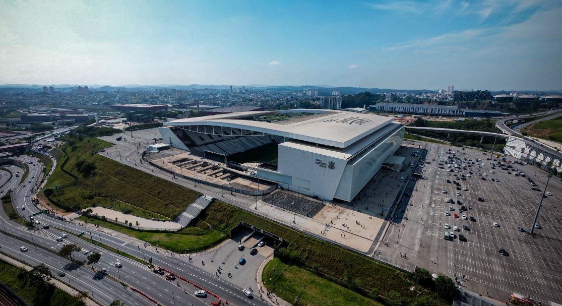 Torcida do Corinthians prepara “corredor ecológico“ ao redor da Arena